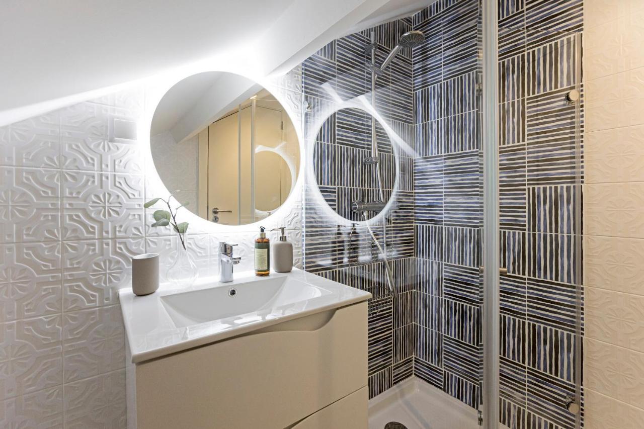 Brand New 4Br W/ 200Yrs Of History In Central Porto By Lovelystay Esterno foto