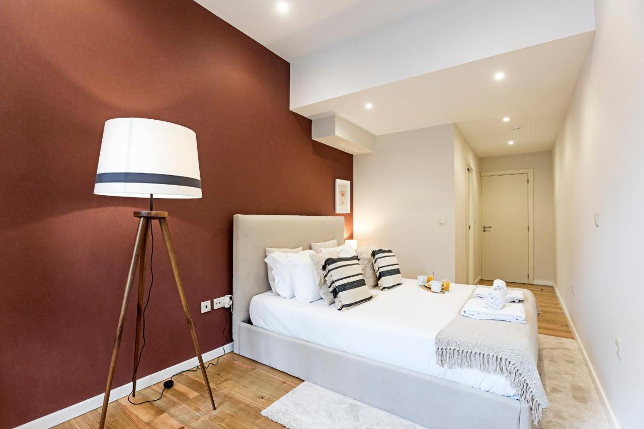 Brand New 4Br W/ 200Yrs Of History In Central Porto By Lovelystay Esterno foto