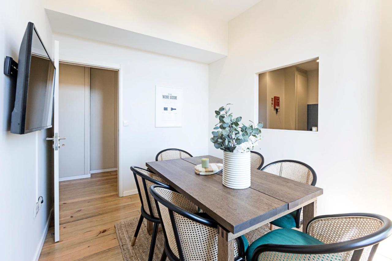 Brand New 4Br W/ 200Yrs Of History In Central Porto By Lovelystay Esterno foto