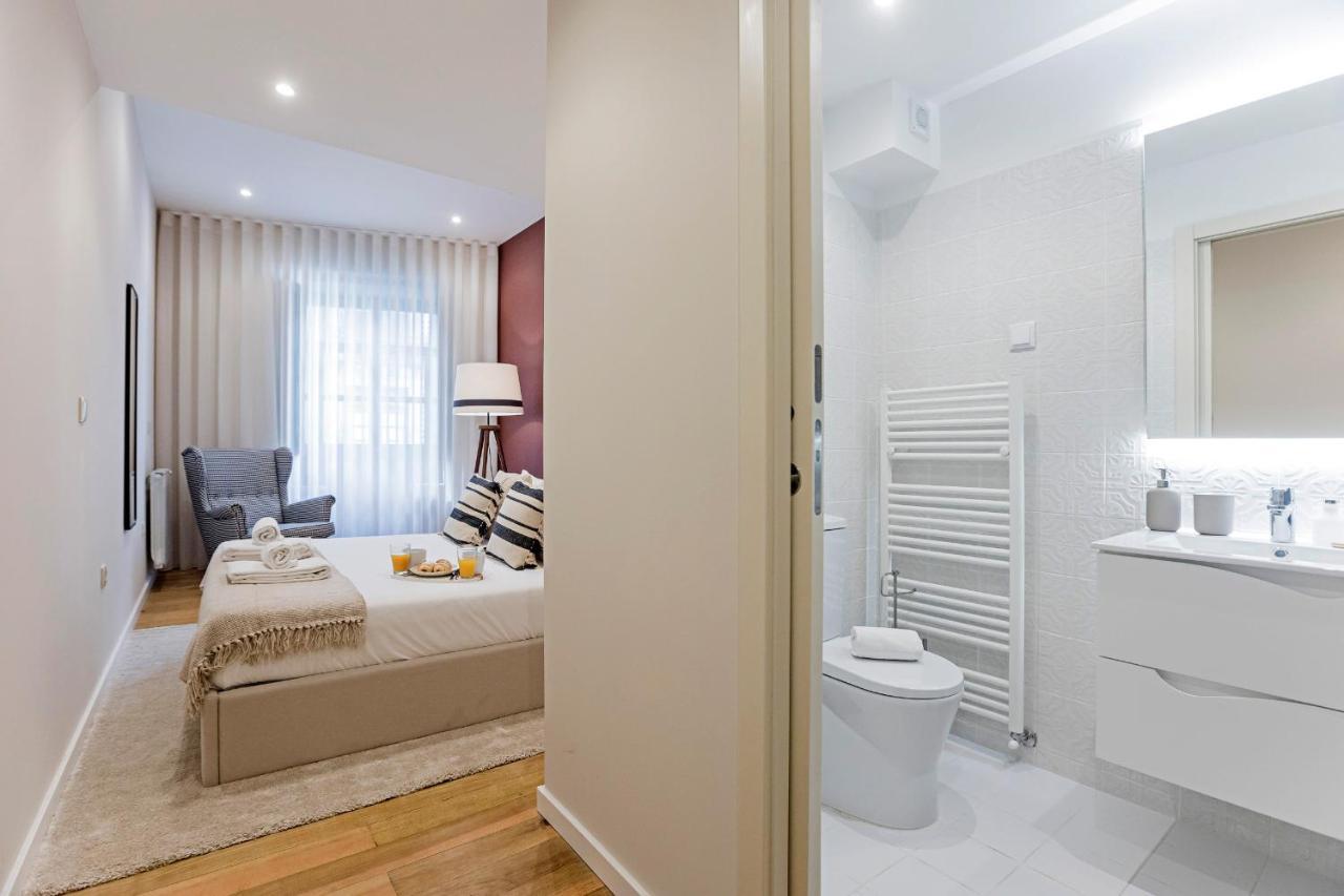 Brand New 4Br W/ 200Yrs Of History In Central Porto By Lovelystay Esterno foto